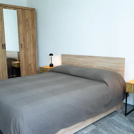 Moderno La Dolce Vita Ρέτζιο Εμίλια